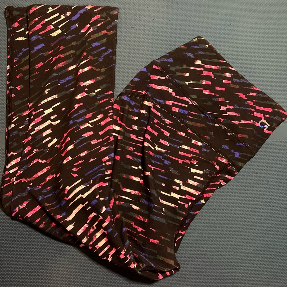 Gapfit Capri Rave Heart Neo Leggings Size Medium